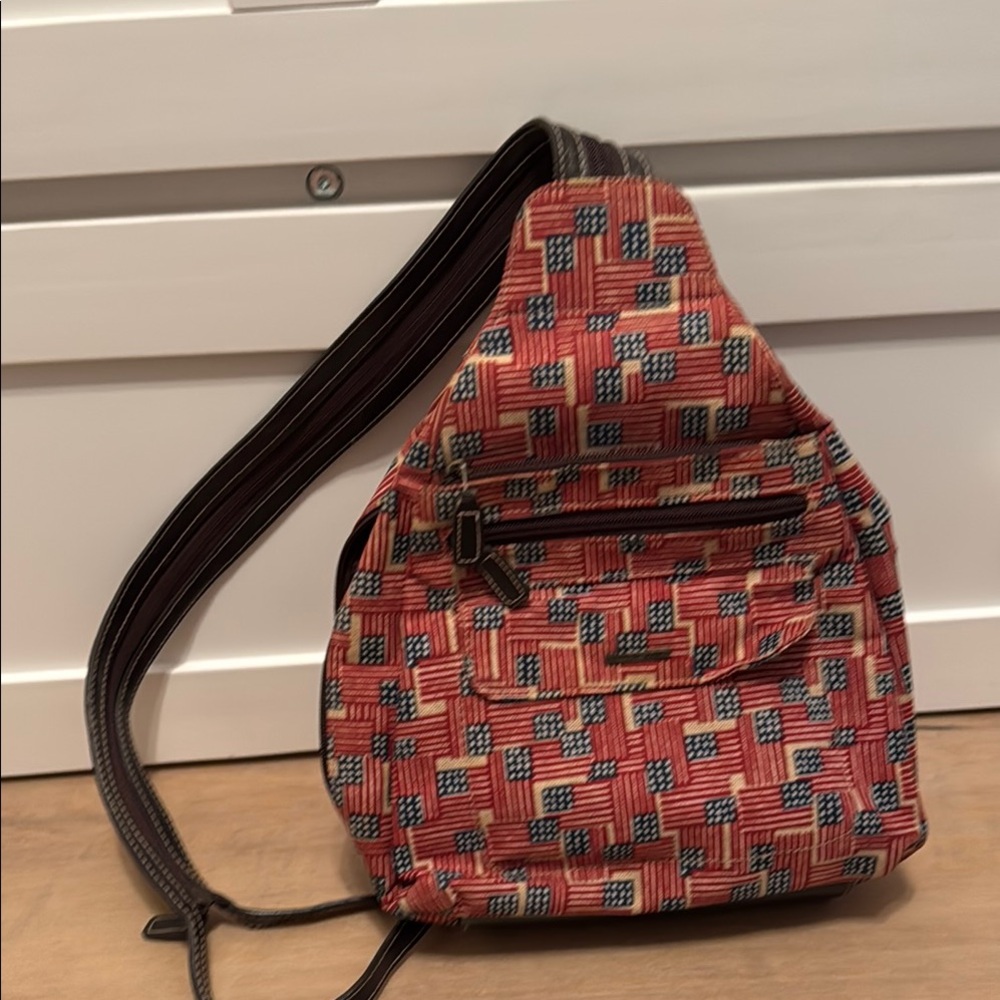 Women’s Longaberger All American backpack.Used but in great condition.